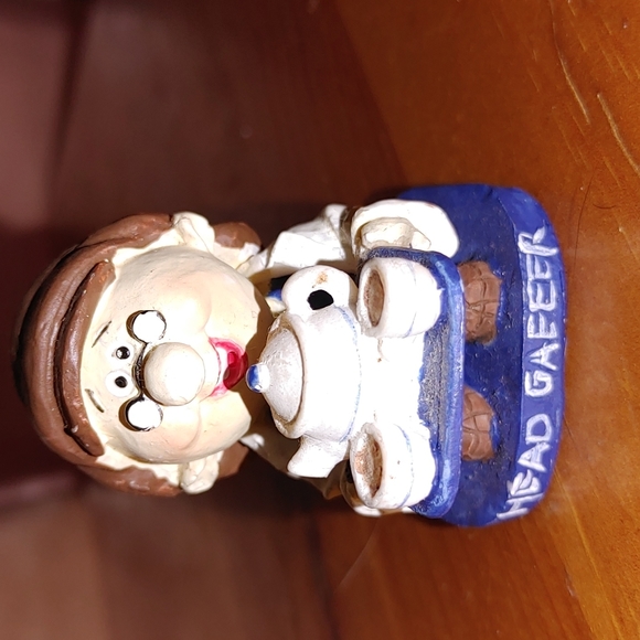 SET OF 4 TETLEY TEA PROMOTIONAL FIGURINES FROM THE 1995 - Picture 4 of 5